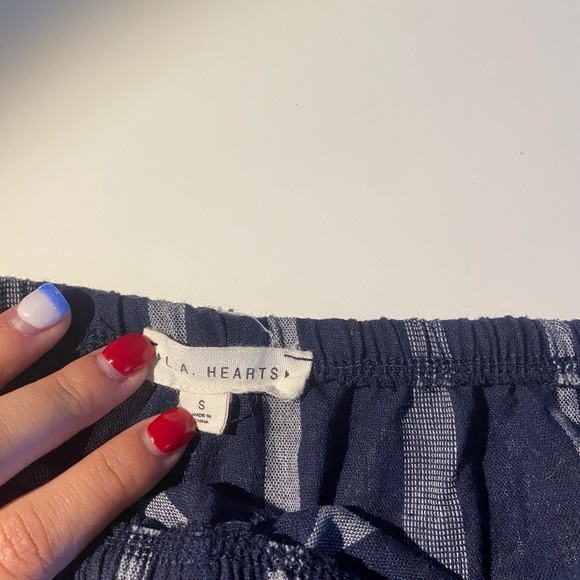 Summer shorts size small - Picture 2 of 3